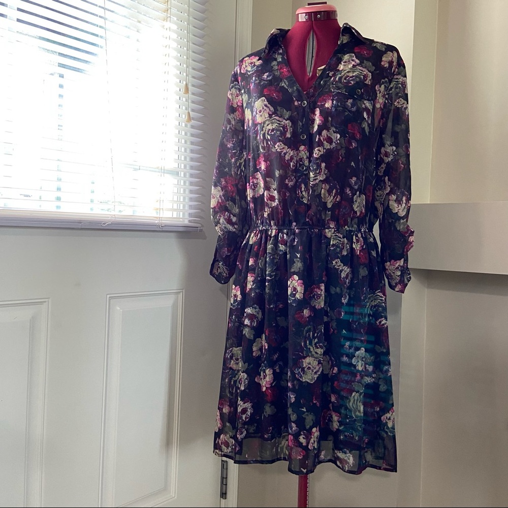 Speechless women black floral print midi dress. Size Bust 39 -40 Waist 31. Used